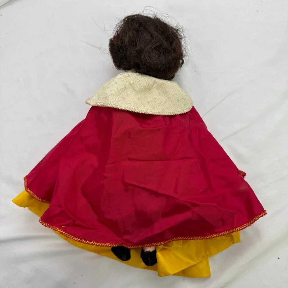 Vintage Madame Alexander Snow White Doll Red Blue Yellow‎ Cape Princess Outfit